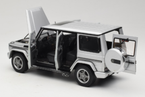 Mercedes G55 AMG W463 Silver AUTOart 1:18 76247 Diecast — photo 5 of 8