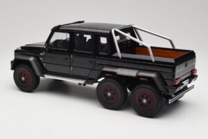 Mercedes AMG G63 W463 6x6 Gloss Black AUTOart 1:18 76306 Composite — photo 7 of 8