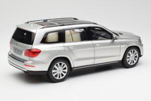 Mercedes GL-Class X166 Iridium Silver Metallic Norev 1:18 B66960097 Diecast — photo 3 of 8