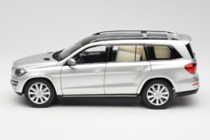 Mercedes GL-Class X166 Iridium Silver Metallic Norev 1:18 B66960097 Diecast — photo 4 of 8