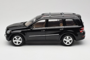 Mercedes GL X164 Obsidian Black Minichamps 1:18 B66962334 Diecast — photo 4 of 8