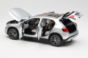 Mercedes GLA X156 Polar Silver Metallic Norev 1:18 B66960267 Diecast — photo 5 of 8