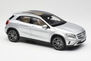 Mercedes GLA X156 Polar Silver Metallic Norev 1:18 B66960267 Diecast — photo 6 of 8