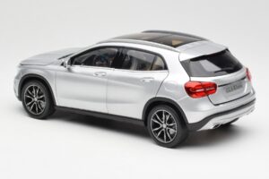 Mercedes GLA X156 Polar Silver Metallic Norev 1:18 B66960267 Diecast — photo 7 of 8