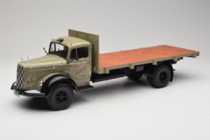 Mercedes L6600 Rungewagen Grey Black Minichamps 1:18 109031050 Diecast