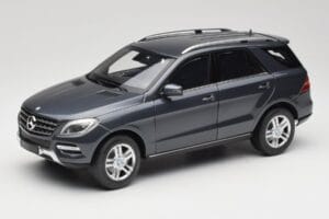 Mercedes M-Class W164 Grey Metallic Minichamps 1:18 100030100 Diecast