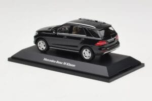 Mercedes M-Class W166 Obsidian Black Metallic Minichamps 1:43 B66960060 Diecast — photo 3 of 4