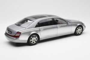 Maybach 62 LWB Himalaya Silver Dealer Edition AUTOart 1:18 B66962178 Diecast — photo 3 of 8