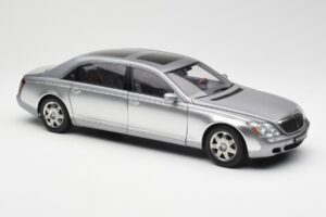 Maybach 62 LWB Himalaya Silver Dealer Edition AUTOart 1:18 B66962178 Diecast — photo 6 of 8