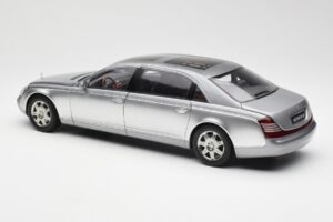 Maybach 62 LWB Himalaya Silver Dealer Edition AUTOart 1:18 B66962178 Diecast — photo 7 of 8