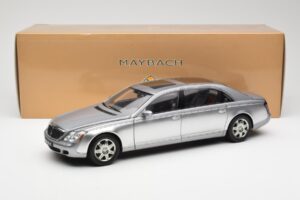 Maybach 62 LWB Himalaya Silver Dealer Edition AUTOart 1:18 B66962178 Diecast — photo 8 of 8
