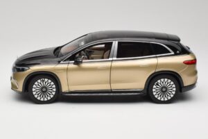 Mercedes Maybach EQS 680 V297 Beige NZG 1:18 B66960592 Diecast — photo 4 of 8