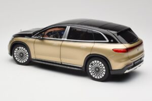 Mercedes Maybach EQS 680 V297 Beige NZG 1:18 B66960592 Diecast — photo 7 of 8