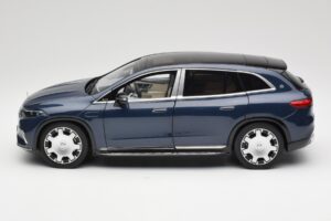 Mercedes Maybach EQS 680 V297 Dark Blue NZG 1:18 B66960593 Diecast — photo 4 of 8