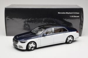 Mercedes Maybach S-Class Z223 Nautical Blue Diamond White Almost Real 1:18 820126 Diecast — photo 8 of 8