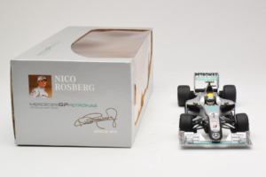 Mercedes MGP W01 #4 N. Rosberg Mercedes GP Showcar 2010 Minichamps 1:18 150100074 Diecast — photo 6 of 7