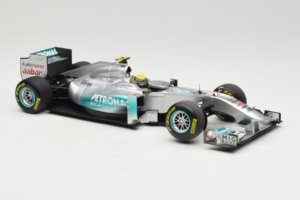 Mercedes MGP W02 #8 N. Rosberg Mercedes GP Showcar 2011 Minichamps 1:18 110110078 Diecast — photo 4 of 7