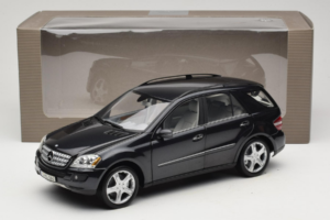 Mercedes ML W164 Obsidian Black Dealer Edition Minichamps 1:18 B66962321 Diecast — photo 8 of 8