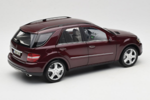 Mercedes ML W164 Red Metallic Minichamps 1:18 150034500 Diecast — photo 3 of 8