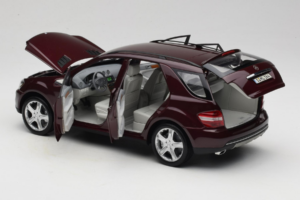 Mercedes ML W164 Red Metallic Minichamps 1:18 150034500 Diecast — photo 5 of 8