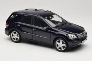 Mercedes ML W164 Tanzanite Blue Dealer Edition Minichamps 1:18 B66962322 Diecast — photo 6 of 8