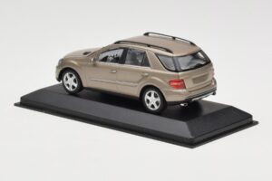 Mercedes ML W164 Copper Metallic Minichamps 1:43 ML002 Diecast — photo 3 of 4