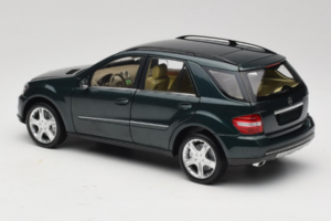 Mercedes ML W164 Green Metallic Minichamps 1:18 150034502 Diecast — photo 7 of 8
