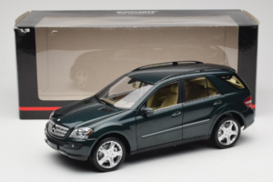Mercedes ML W164 Green Metallic Minichamps 1:18 150034502 Diecast — photo 8 of 8