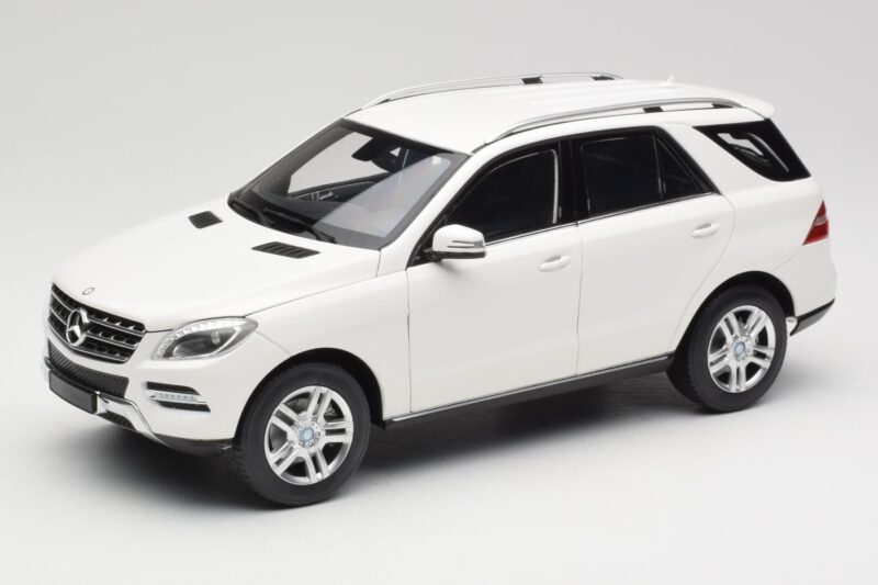 Mercedes ML W166 White Minichamps 1:18 100030101 Diecast