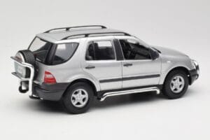 Mercedes ML320 W163 Silver Maisto 1:18 50319 Diecast — photo 3 of 8