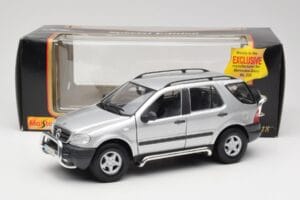 Mercedes ML320 W163 Silver Maisto 1:18 50319 Diecast — photo 8 of 8