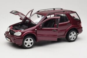 Mercedes ML55 AMG W163 Red Maisto 1:18 50348 Diecast — photo 2 of 8