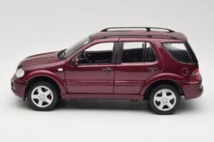 Mercedes ML55 AMG W163 Red Maisto 1:18 50348 Diecast — photo 4 of 8