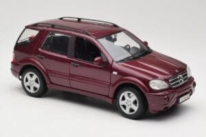 Mercedes ML55 AMG W163 Red Maisto 1:18 50348 Diecast — photo 6 of 8