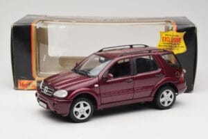 Mercedes ML55 AMG W163 Red Maisto 1:18 50348 Diecast — photo 8 of 8