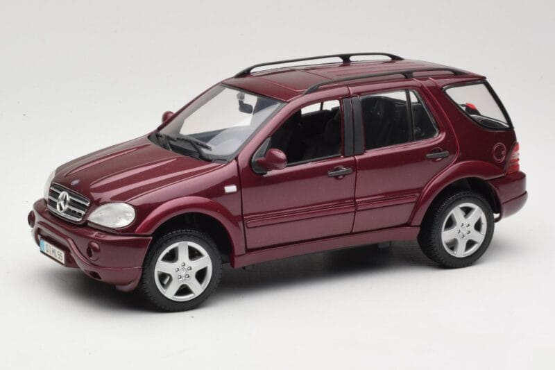 Mercedes ML55 AMG W163 Red Maisto 1:18 50348 Diecast