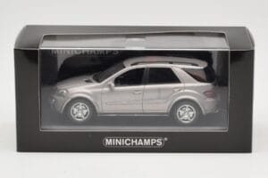 Mercedes ML63 AMG W164 Grey Metallic Minichamps 1:43 400034570 Diecast — photo 4 of 4