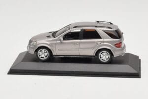 Mercedes ML63 AMG W164 Grey Metallic Minichamps 1:43 400034570 Diecast
