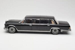 Mercedes 600 Pullman W100 Black AUTOart 1:18 76197 Diecast — photo 4 of 8