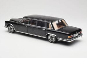 Mercedes 600 Pullman W100 Black AUTOart 1:18 76197 Diecast — photo 7 of 8