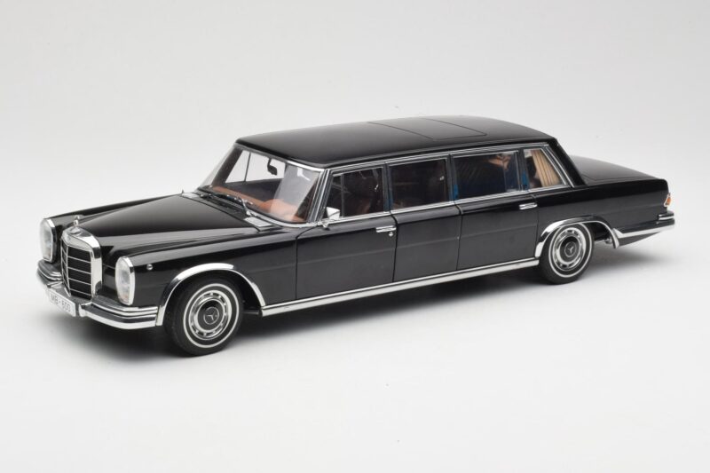 Mercedes 600 Pullman W100 Black AUTOart 1:18 76197 Diecast
