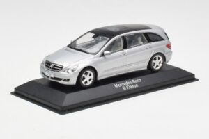 Mercedes R-Class W251 Iridium Silver Minichamps 1:43 B66962214 Diecast — photo 2 of 4