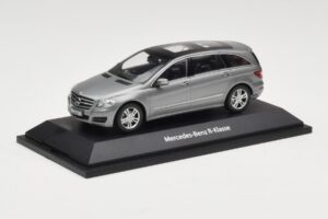 Mercedes R-Class W251 Palladium Silver Metallic Minichamps 1:43 B66960055 Diecast — photo 2 of 4
