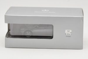 Mercedes R-Class W251 Palladium Silver Metallic Minichamps 1:43 B66960055 Diecast — photo 4 of 4