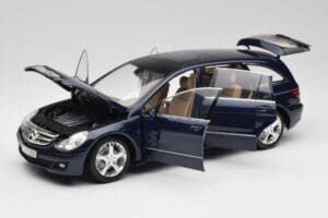 Mercedes R-Class W251 Tanzanite Blue Minichamps 1:18 150034600 Diecast — photo 2 of 8