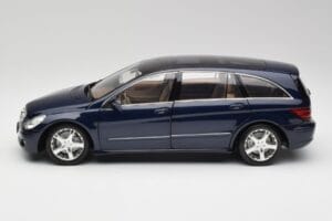 Mercedes R-Class W251 Tanzanite Blue Minichamps 1:18 150034600 Diecast — photo 4 of 8