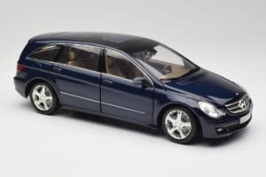 Mercedes R-Class W251 Tanzanite Blue Minichamps 1:18 150034600 Diecast — photo 6 of 8