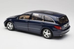 Mercedes R-Class W251 Tanzanite Blue Minichamps 1:18 150034600 Diecast — photo 7 of 8