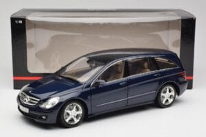 Mercedes R-Class W251 Tanzanite Blue Minichamps 1:18 150034600 Diecast — photo 8 of 8