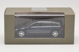 Mercedes R-Class W251 Tanzanite Blue Minichamps 1:43 B66962215 Diecast — photo 4 of 4